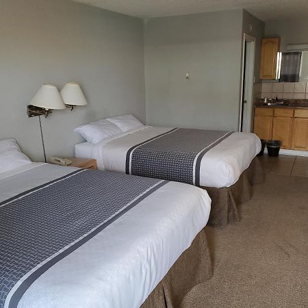 Wild Rose Country Inn Grande Prairie Buitenkant foto