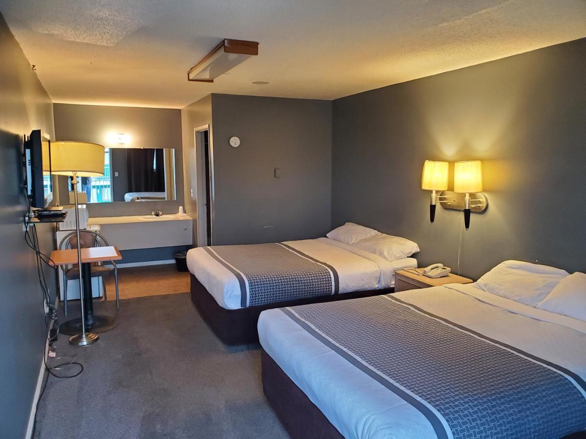Wild Rose Country Inn Grande Prairie Buitenkant foto